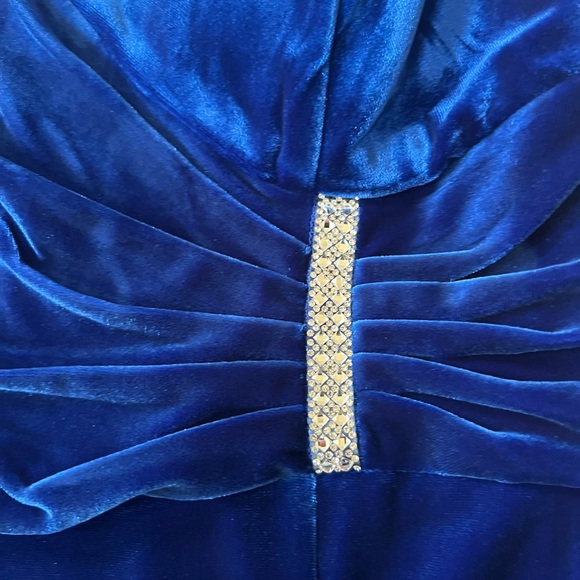 Nightway Stretch Velvet Faux Wrap Evening Gown size 10 brand new - Picture 7 of 11